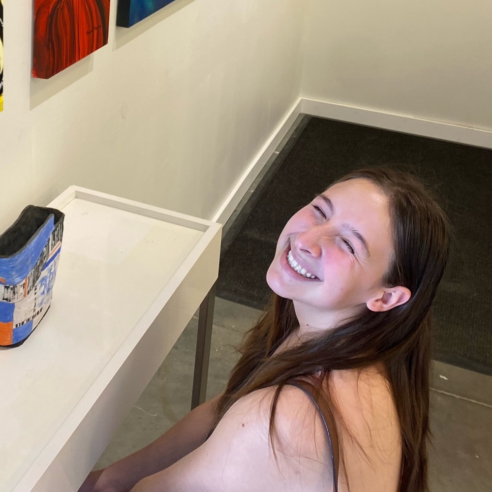 Meet your Posher, Destinee - Picture 2 of 2